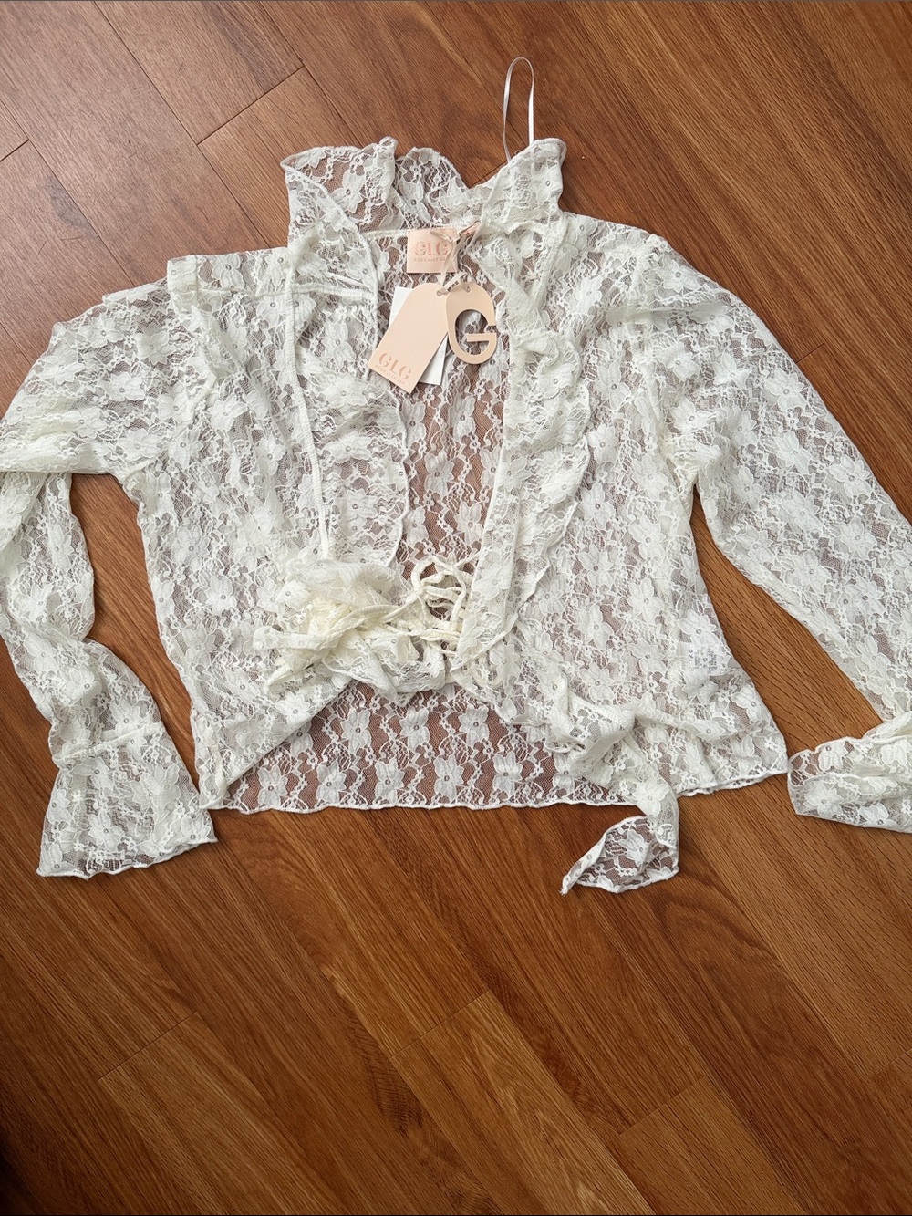 Good Luck Gem Cream Lace Ruffle Tie-Front Blouse, Junior X Large